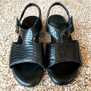 SAS Black Textured Sandals